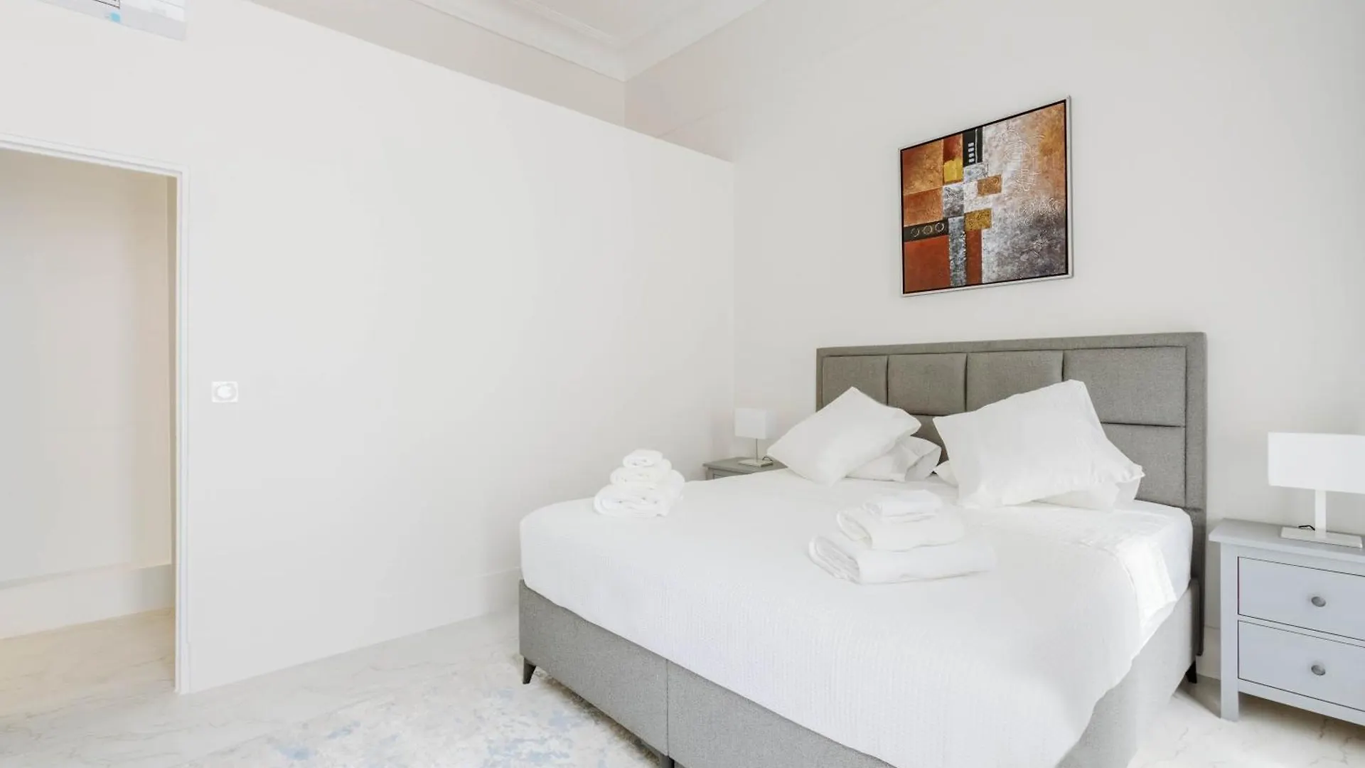 Apartment Caf Friedland Paris